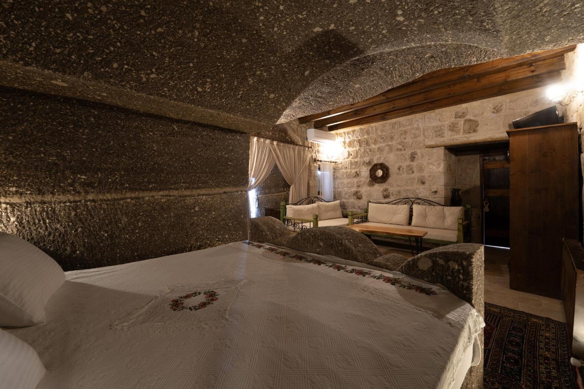 Grand Cave Suites Гореме Экстерьер фото